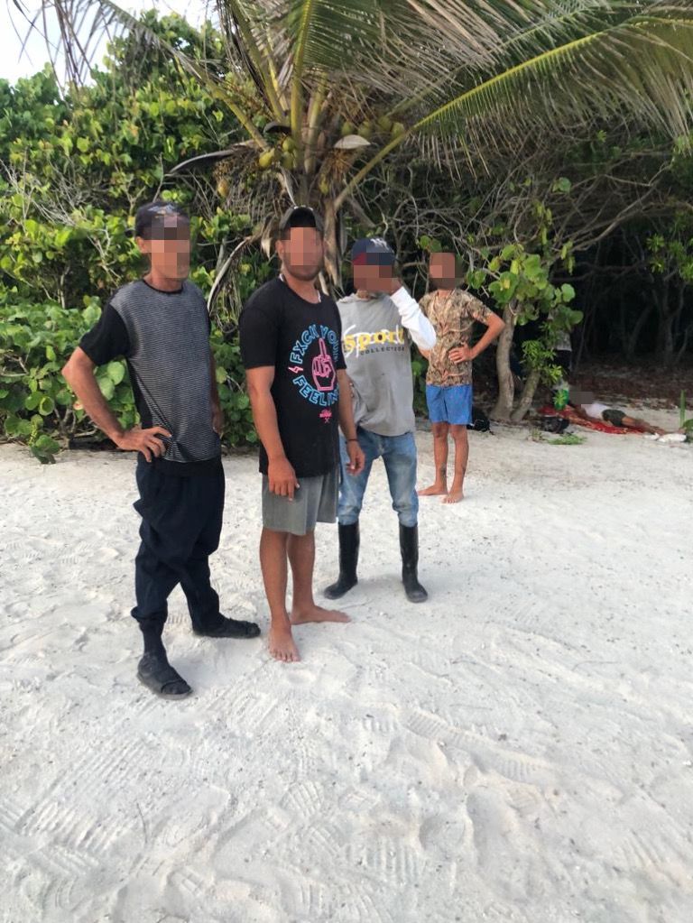 #QuintanaRoo Rescatan a seis balseros cubanos que arribaron a #Tulum